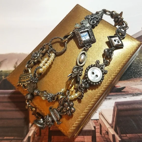 VTG Victorian Revival Crowns, Buttons, e.t.c Bracelet - Picture 3 of 7